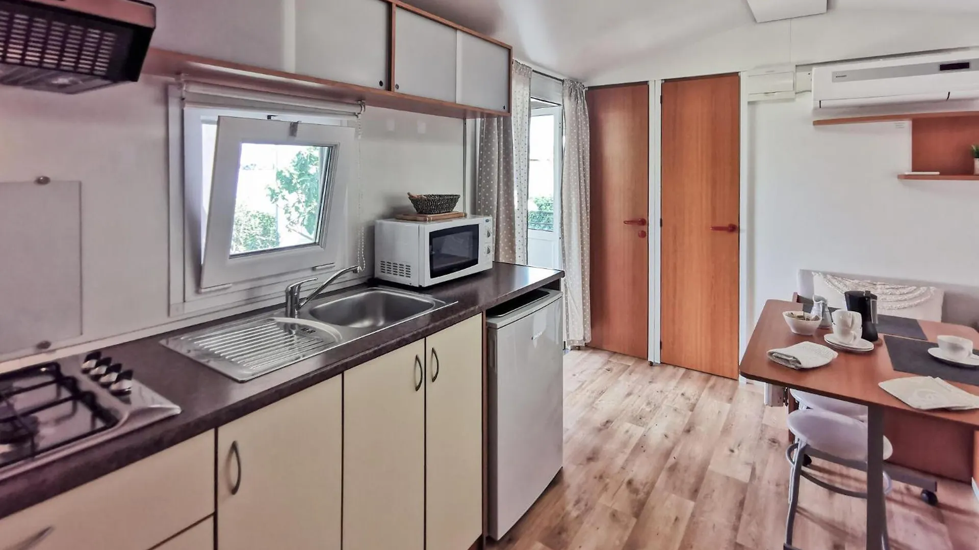 Nice Home In Vantacici With Kitchen